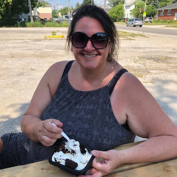 Meet your Posher, Janet - Picture 1 of 1